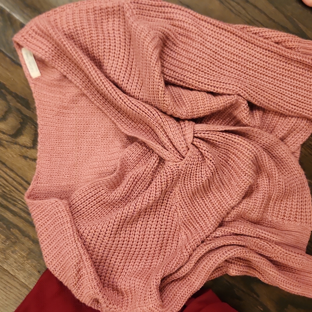 Lot 2 Sweaters - Picture 3 of 5